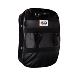 Fairtex Versatile Curved Kick Shield FS3 7 Fairtex Versatile Curved Kick Shield FS3 -Thefightfactory Shop 13 Fairtex Versatile Curved Kick Shield FS3 B